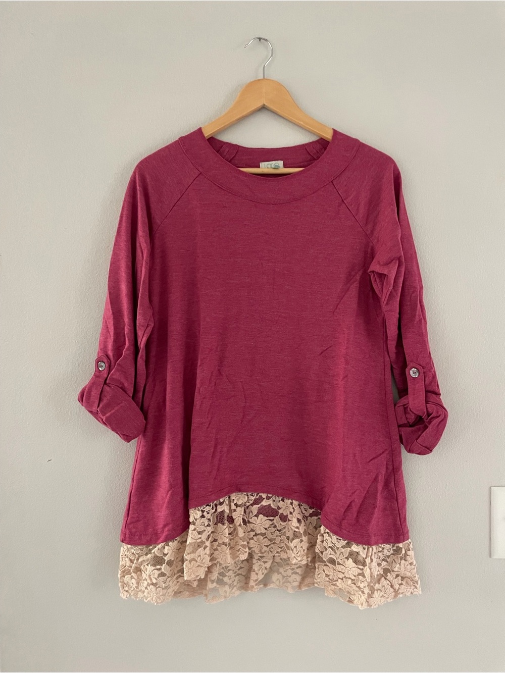 LOGO by Lori Goldstein Rose-Pink Tan Lace-Hem Roll-Sleeve Top